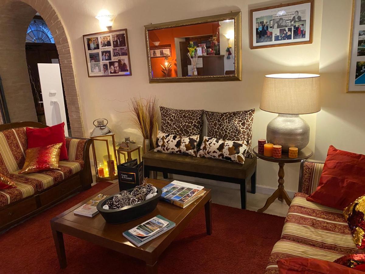 Hotel Borgo Antico Fabriano Eksteriør billede
